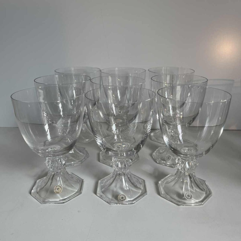 Val Saint Lambert “Yale” crystal service: 12 champagne coupes, 9 red wine glasses, 6 white wine glasses, 1970s