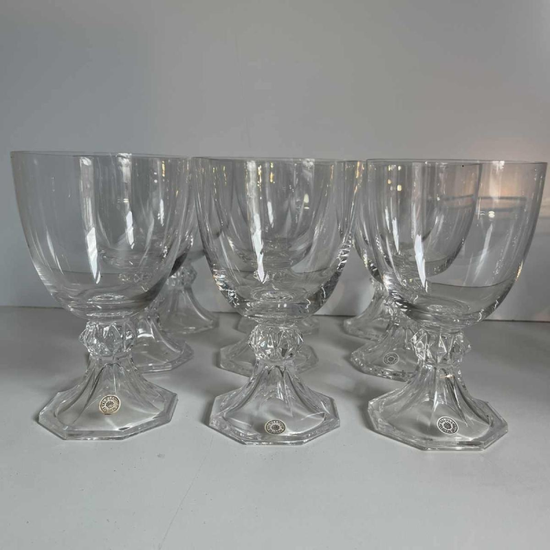 Val Saint Lambert “Yale” crystal service: 12 champagne coupes, 9 red wine glasses, 6 white wine glasses, 1970s