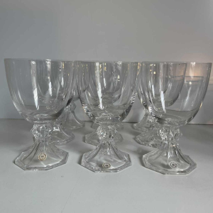 Val Saint Lambert “Yale“ crystal service: 12 champagne glasses - 9 red wine glasses - 6 white wine glasses, 1970s