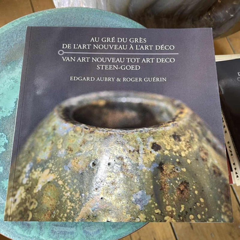 ROGER GUERIN, zeldzame Art Deco vaas 725 zeshoekige schelp, Bouffioulx steengoed