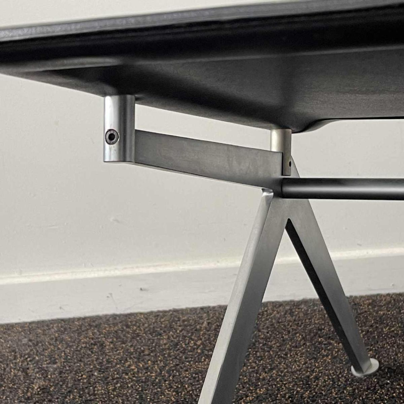 ENZO BERTI pour LAPALMA " Fenj " paire de fauteuils cuir noir, ca 1980