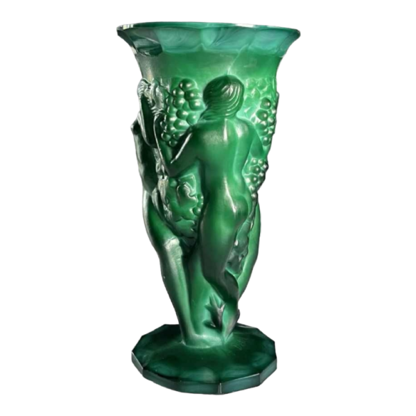 Heinrich Hoffmann (attr) vase Art Déco aux bacchantes, série "Ingrid" cristal jade / vert malachite, ca 1933