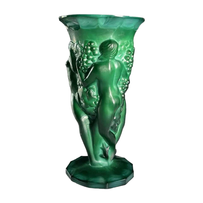 Heinrich Hoffmann (attr) Art Deco vaas met bacchanten "Ingrid" serie jade kristal / malachiet groen, ca 1933