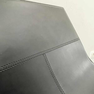 ENZO BERTI pour LAPALMA " Fenj " paire de fauteuils cuir noir, ca 1980