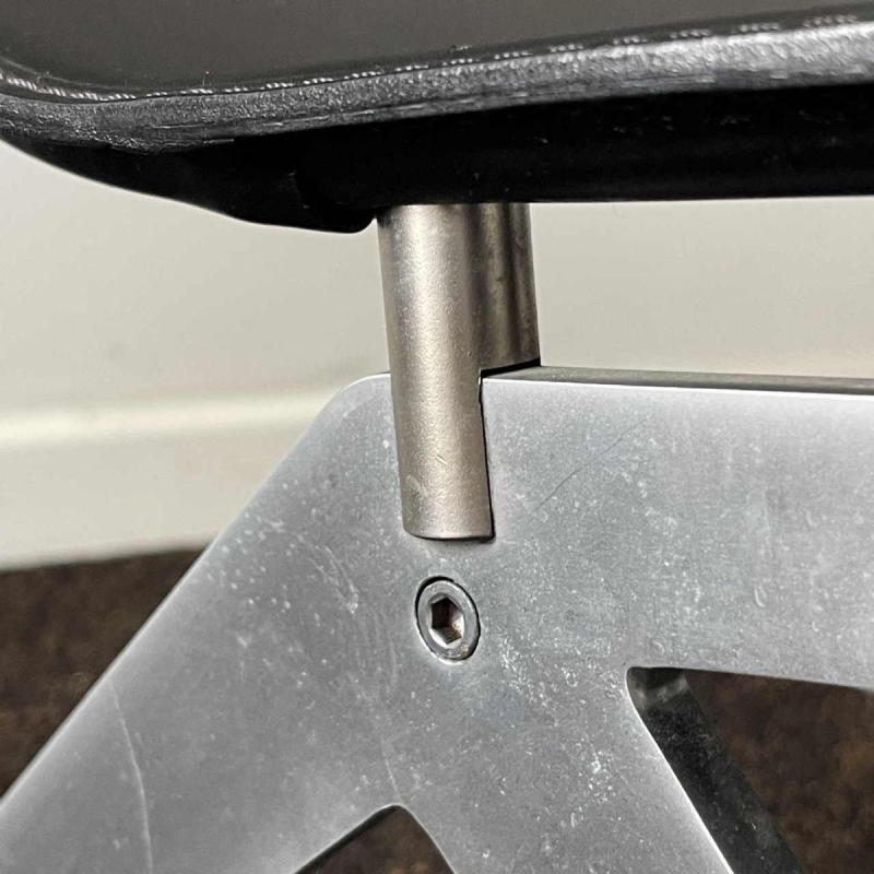 ENZO BERTI pour LAPALMA " Fenj " paire de fauteuils cuir noir, ca 1980