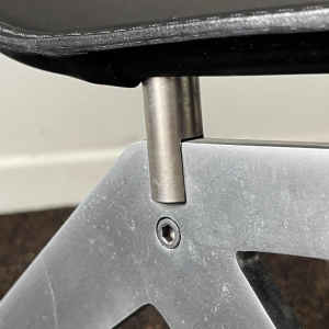 ENZO BERTI voor LAPALMA "Fenj" paar zwart lederen fauteuils, ca 1980