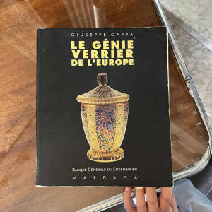 Heinrich Hoffmann (attr) vase Art Déco aux bacchantes, série "Ingrid" cristal jade / vert malachite, ca 1933