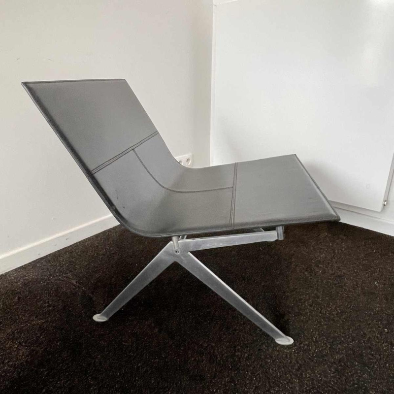 ENZO BERTI voor LAPALMA "Fenj" paar zwart lederen fauteuils, ca 1980