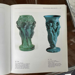 Heinrich Hoffmann (attr) Art Deco vaas met bacchanten "Ingrid" serie jade kristal / malachiet groen, ca 1933