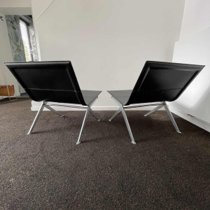 ENZO BERTI pour LAPALMA " Fenj " paire de fauteuils cuir noir, ca 1980