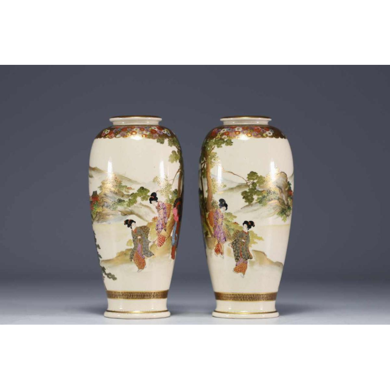 Pair of Satsuma earthenware vases "zenkozan" Japan, Meiji Period