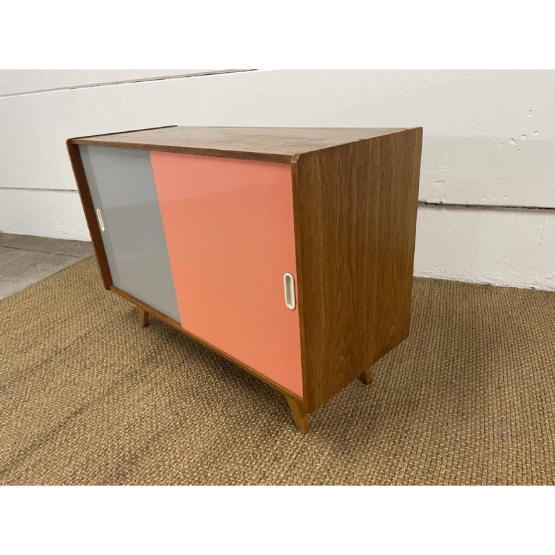 JIRI JIROUTEK pour INTERIEUR PRAHA - Dressoir / commode U-452 bicolore à glissières, ca 1958
