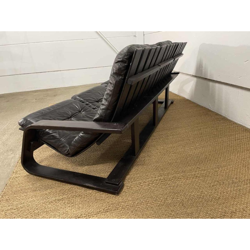 Canapé 3 places Design scandinave, cuir marron et bois, ca 1970