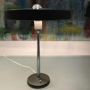 LOUIS KALFF voor PHILIPS “Timor 69” lamp, verchroomd staal en geverfd plaatstaal, circa 1957