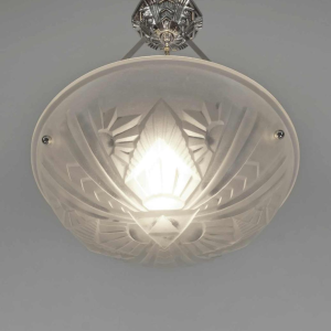 MOUYNET & DEGUÉ: a French 1930 art deco pendant .. France
