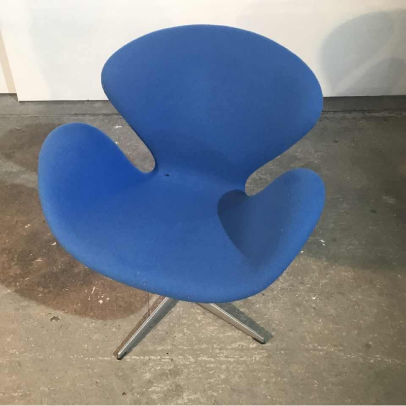 ARNE JACOBSEN for FRITZ HANSEN, blue ‘SWAN’ armchair