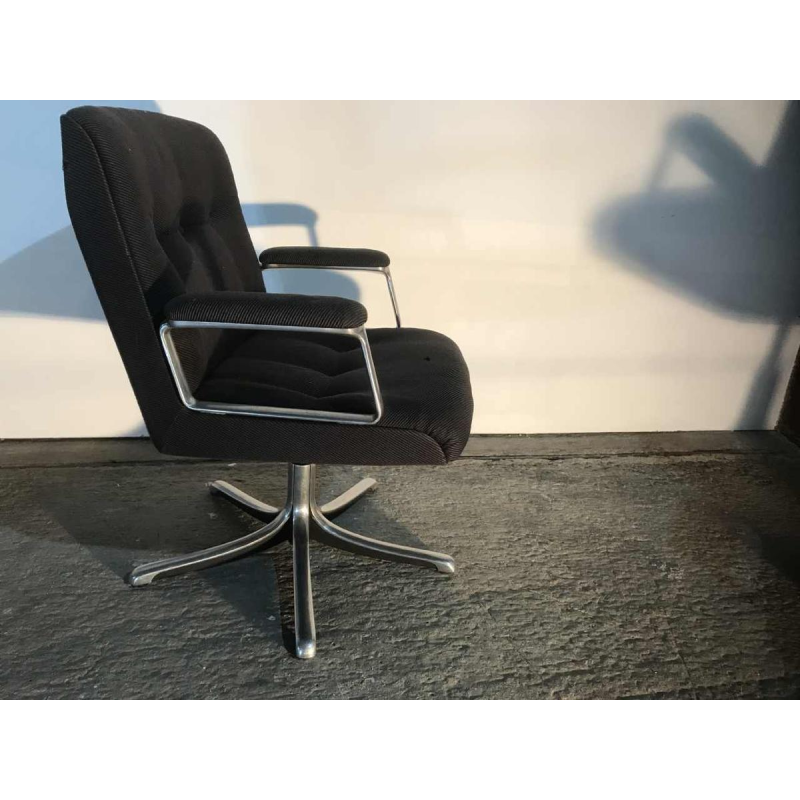 OSVALDO BORSANI pour TECNO, set de 2 fauteuils “P128“ fonte d'aluminium, revêtement tissu gris