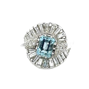 Mellerio Paris, ring in white gold, aquamarine and baguette-cut diamonds