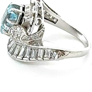 Mellerio Paris, ring in white gold, aquamarine and baguette-cut diamonds
