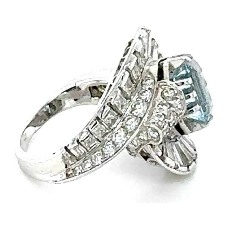 Mellerio Paris, bague en or blanc, aigue-marine et diamants taille baguette