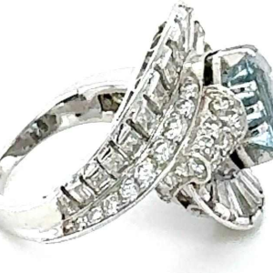 Mellerio Paris, ring in white gold, aquamarine and baguette-cut diamonds