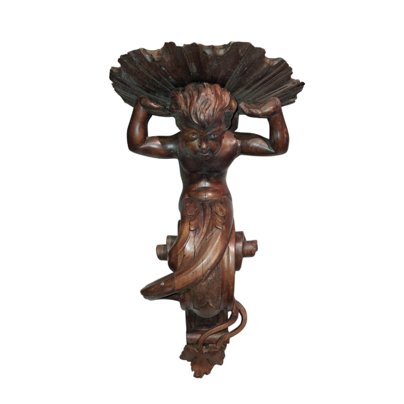 Paire de consoles murales 'Putti portant une feuille' bois sculpté, fin XIXe s