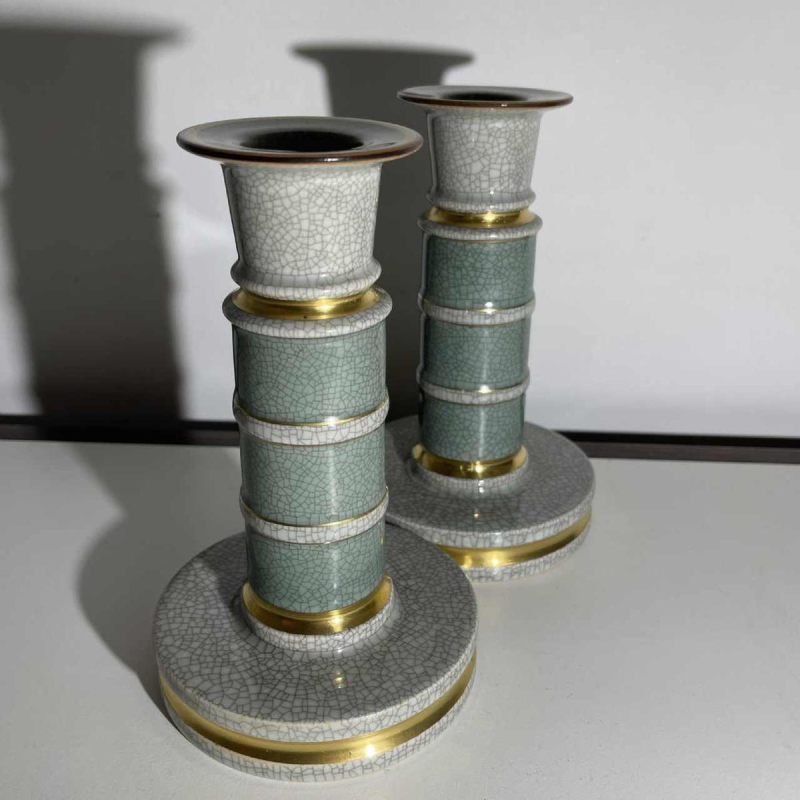 ROYAL COPENHAGEN Denmark, pair of Art Deco candlesticks, green / gold crackled polychrome ceramic, ca 1940 / 1950