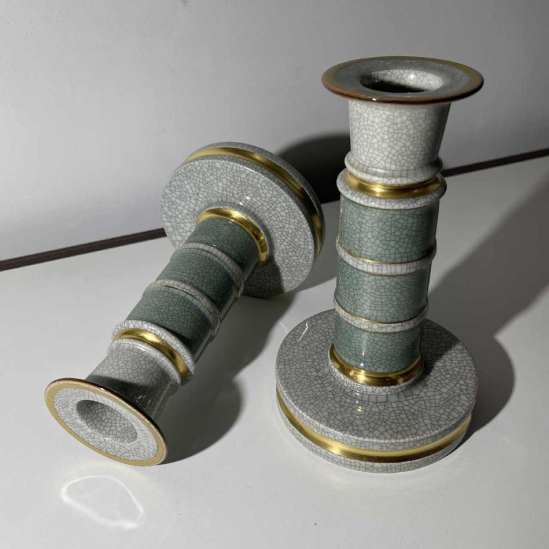 ROYAL COPENHAGEN Denmark, paire de bougeoirs Art Déco, ce´ramique polychrome craquelé vert / doré, ca 1940 / 1950