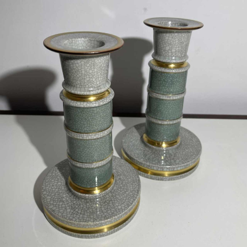 ROYAL COPENHAGEN Denemarken, paar Art Deco kandelaars, groen / goud gecraqueleerd polychroom keramiek, ca 1940 / 1950