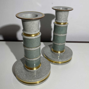 ROYAL COPENHAGEN Denemarken, paar Art Deco kandelaars, groen / goud gecraqueleerd polychroom keramiek, ca 1940 / 1950