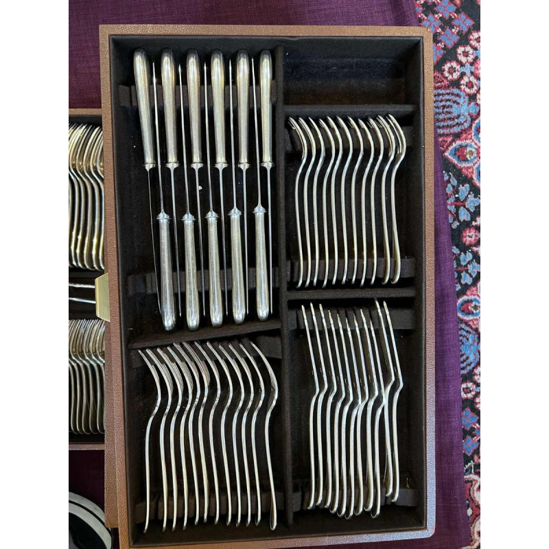 Christofle, modèle « Perles » 147 pces argenterie, ménagère couverts de table en métal argenté