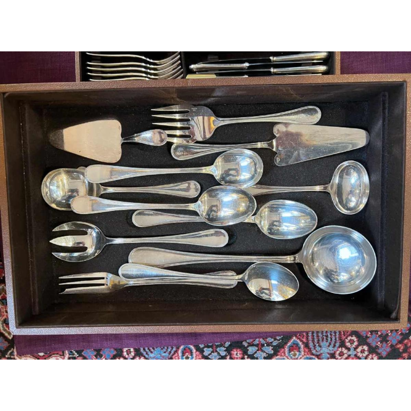 Christofle, model “Perles” verzilverd bestek 147 pces, verzilverd serviesgoed