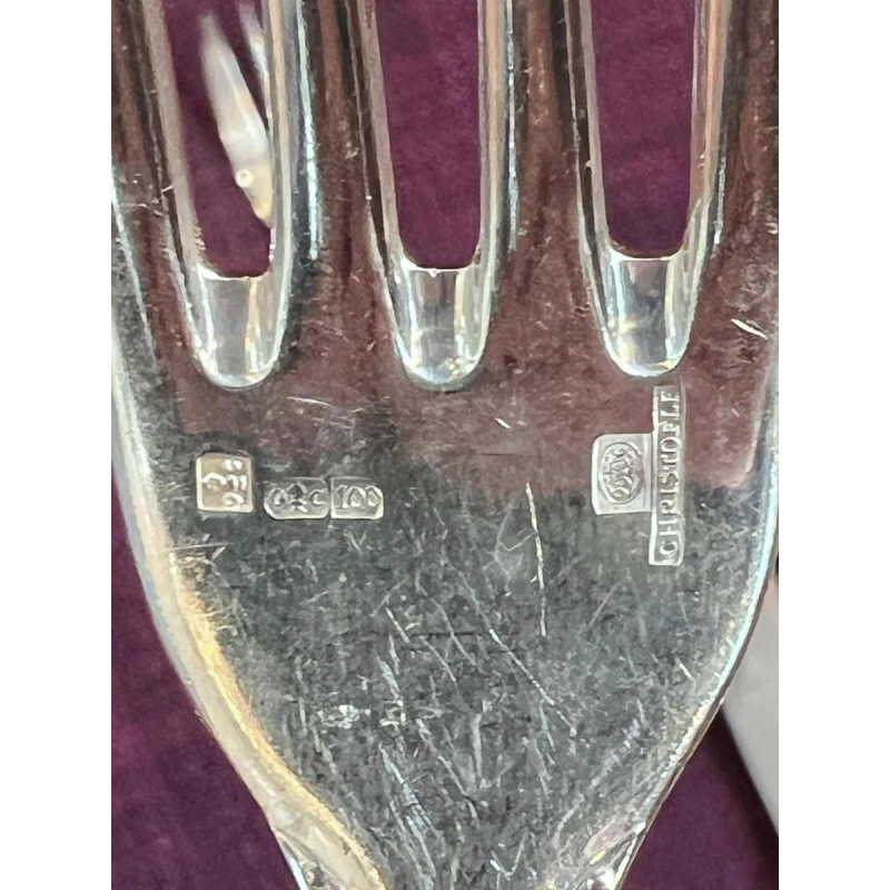 Christofle, modèle « Perles » 147 pces argenterie, ménagère couverts de table en métal argenté