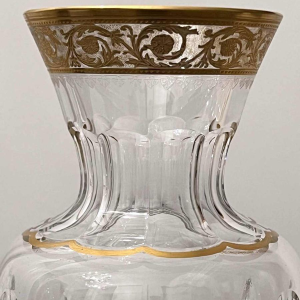 Saint Louis "Modèle Pompéi" vase en cristal clair et doré sur piédouche, 20ème siècle