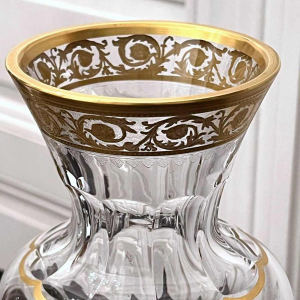 Saint Louis "Modèle Pompéi" vase en cristal clair et doré sur piédouche, 20ème siècle