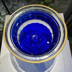 Val Saint Lambert "Borodine" Danse de Flore, coupe sur piédouche, cristal doublé taillé bleu cobalt