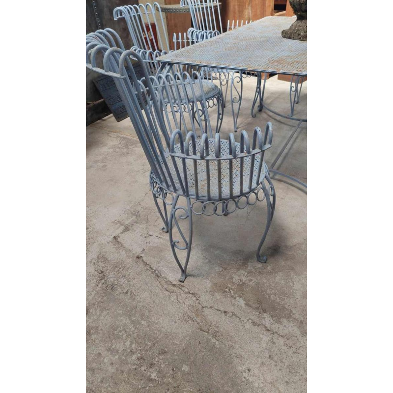 Salon de jardin bleu en fer forgé de style Cap d'Ail, 6 fauteuils à enroulement et 1 table, ca 1950