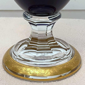 Saint Louis "Modèle Pompéi" vase en cristal clair bleu et doré sur piédouche