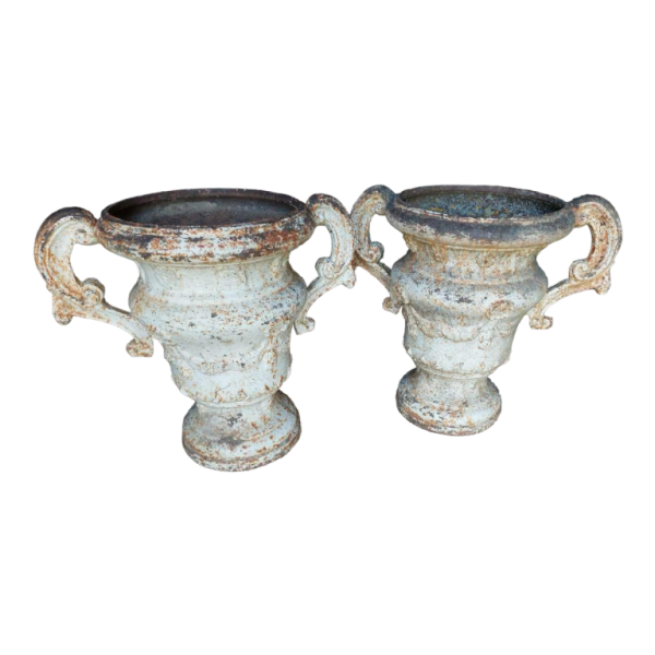 Paire de grandes vasques Medicis en fonte, 19ème siècle