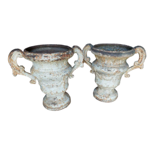 Paire de grandes vasques Medicis en fonte, 19ème siècle