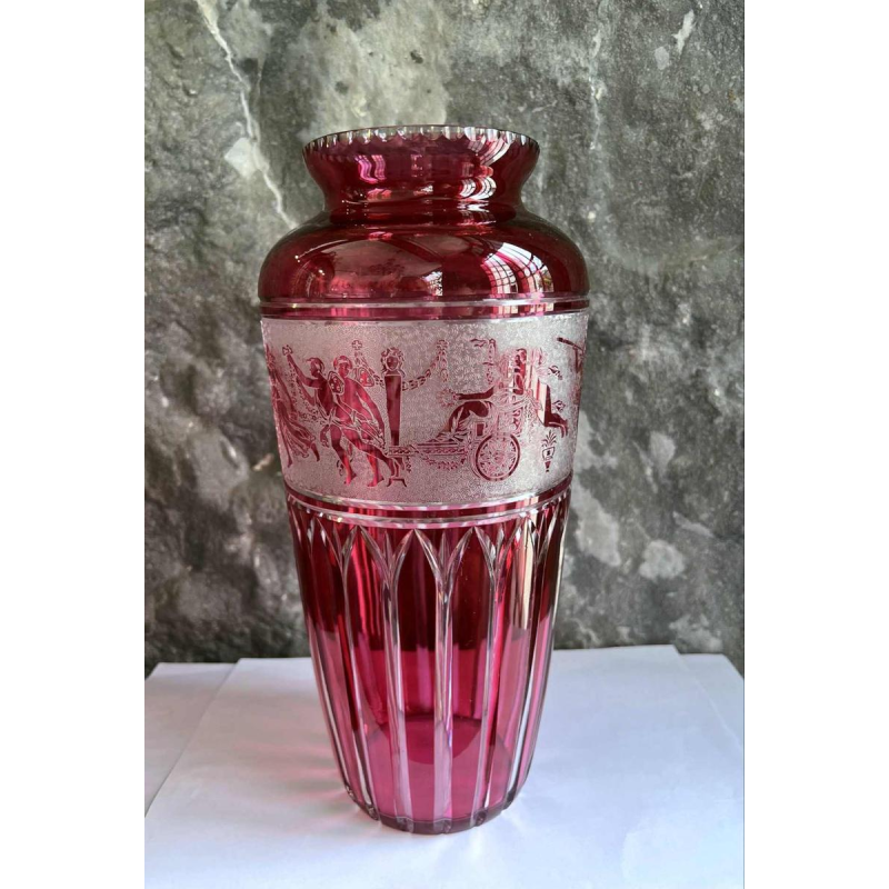 VAL SAINT LAMBERT - Léon LEDRU Vase dit Viennois en cristal clair doublé rouge, ca 1905