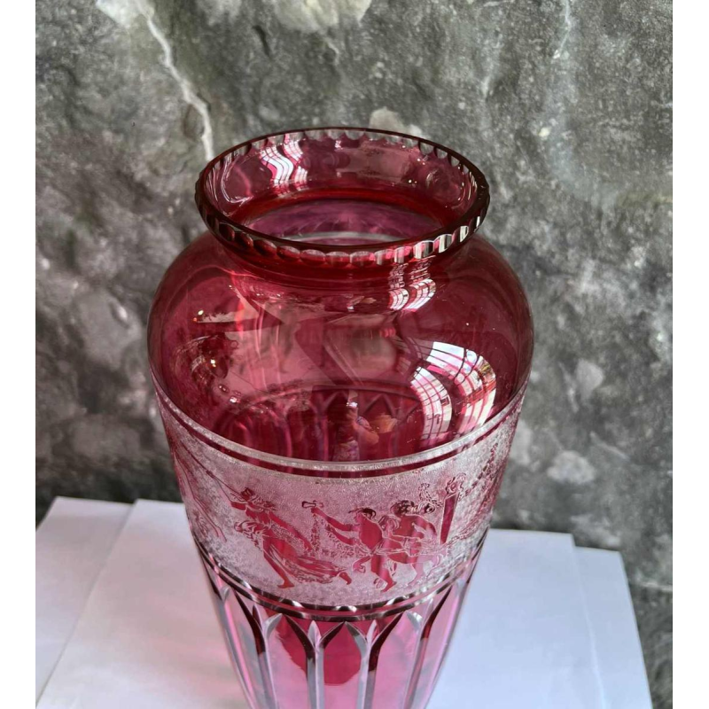 VAL SAINT LAMBERT - Léon LEDRU Vase dit Viennois en cristal clair doublé rouge, ca 1905