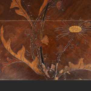 Emile Gallé, Art Nouveau notenhout speeltafel, inlegwerk en fineer, floraal decor en distels