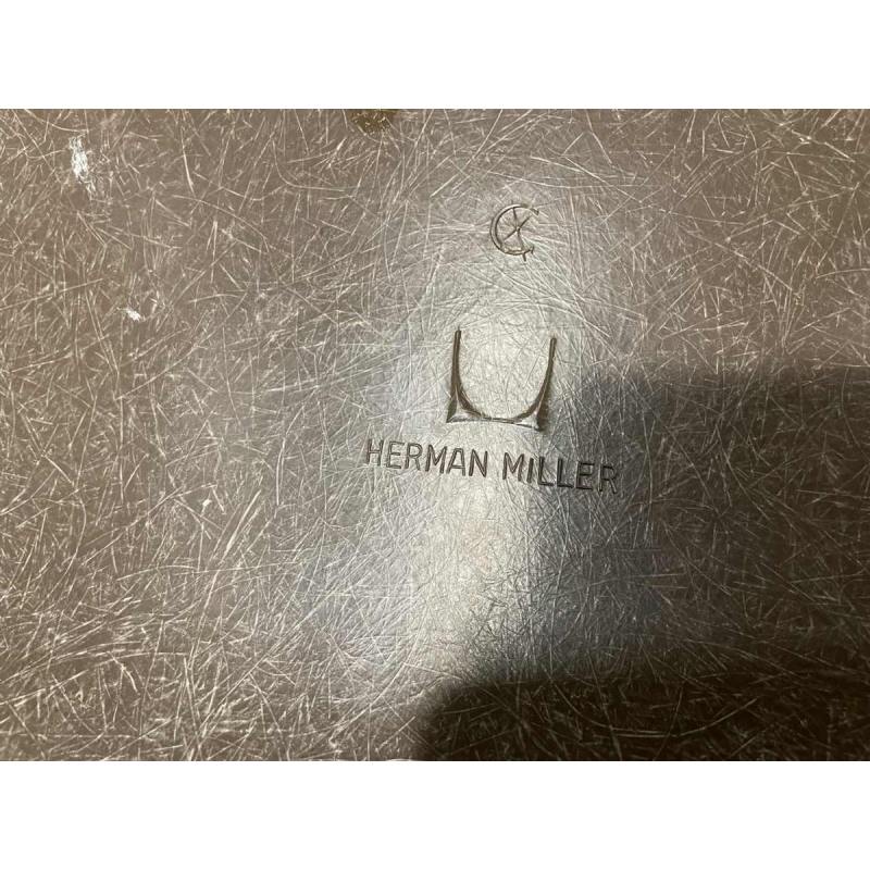 CHARLES & RAY EAMES voor HERMAN MILLER, paar / set van 2 fauteuils “Dax”, 1977