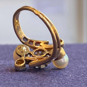 Bague belle époque “toi & moi“ or et platine, diamant taille ancienne & perles, ca 1900