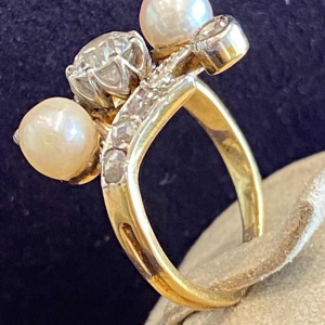 Bague belle époque “toi & moi“ or et platine, diamant taille ancienne & perles, ca 1900