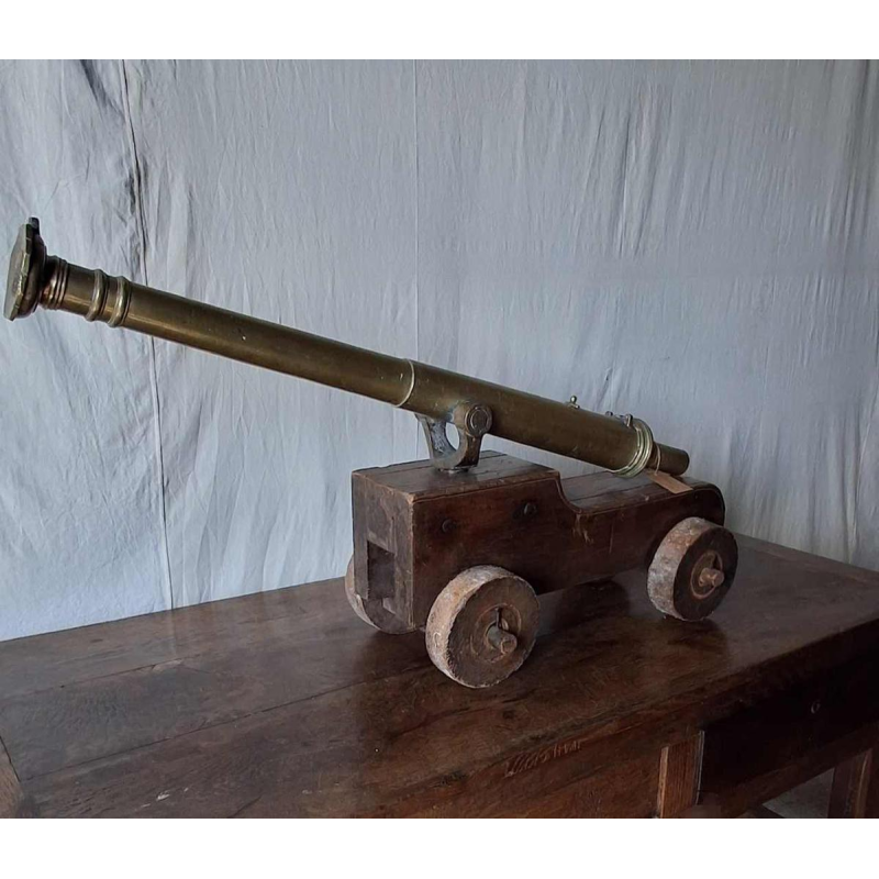 Canon de bord en bronze "Couleuvrine de Marine", socle bois