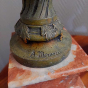 A. Moreau - Garniture de cheminée en régule