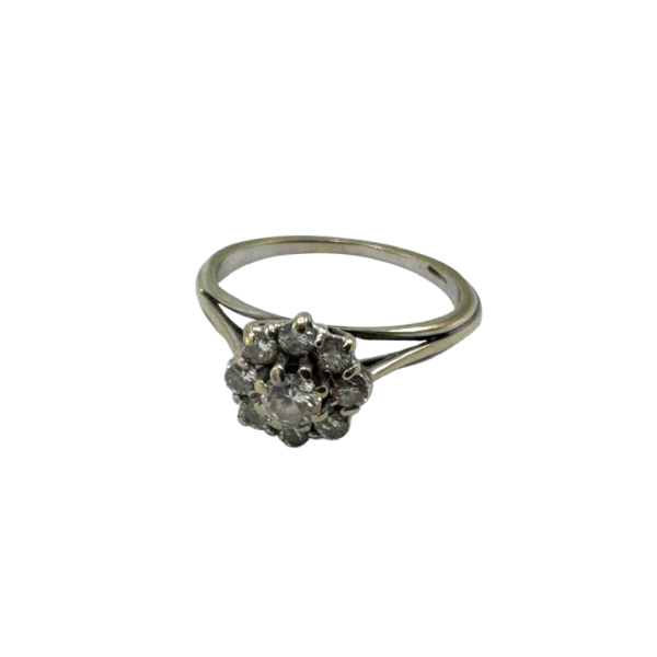 Marguerite 18 K white gold ring, set with brilliant-cut diamonds, 1980s