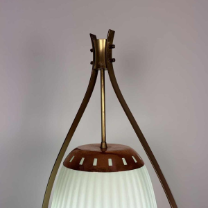 Lampadaire Mid-century, verre de Murano opalin & laiton, style Angelo Lelii pour Arredoluce, Italie ca 1950